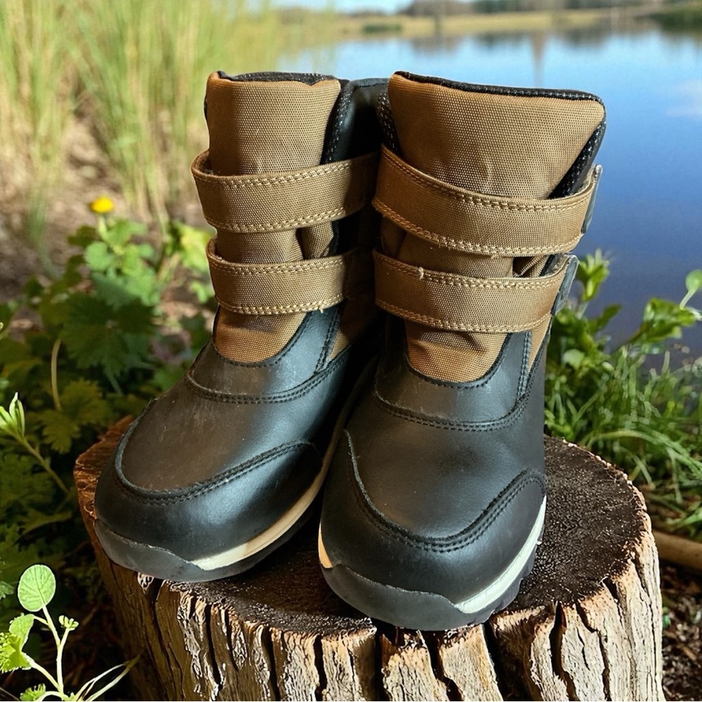 Thermolite Kids Winter Boots Size 2 Waterproof Snow Warm Brown